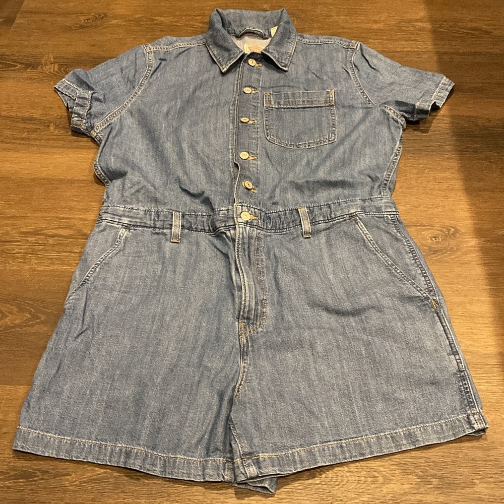‼️LEVI’S‼️ - Picture 3 of 9